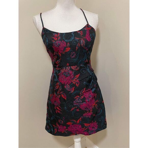 New Urban Outfitters UO Electric Heart Strappy-Back Mini Dress Size L - Picture 5 of 10